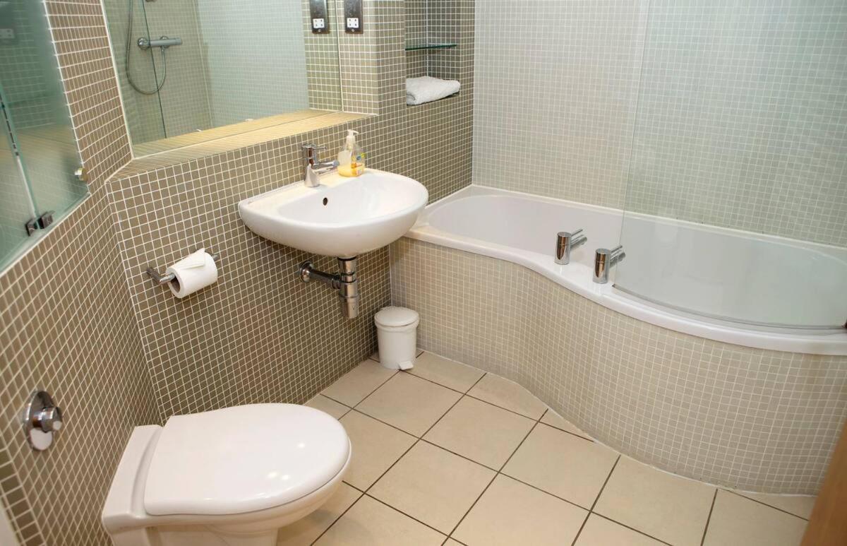 Joivy Inviting Flat With Parking In Canonmills إدنبرة المظهر الخارجي الصورة